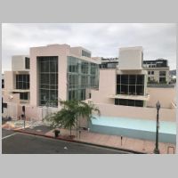 Frank Gehry, Frances Howard Goldwyn Hollywood Regional Library, photo Saf209, Wikipedia.jpg